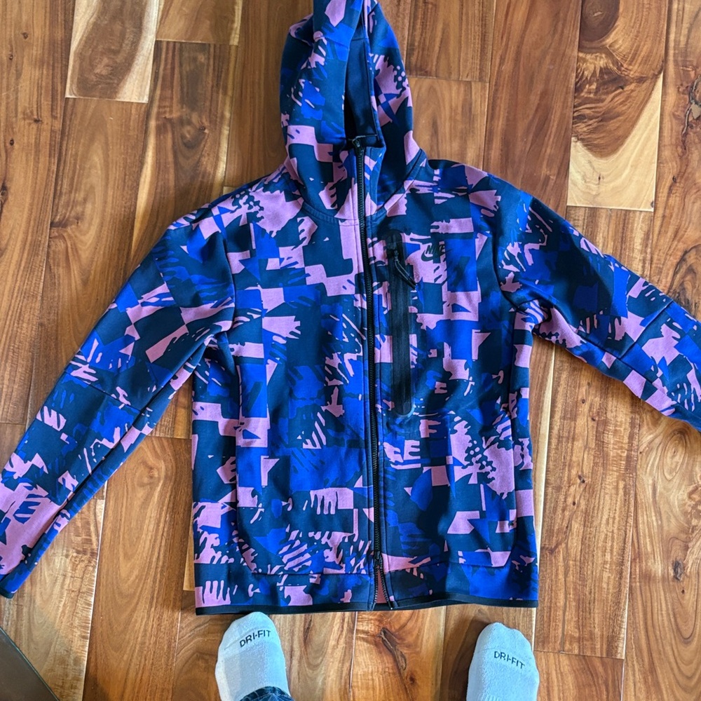 Unisex Nike Tech Size M